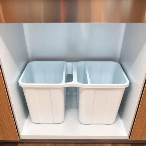 Małe kosze do segregacji śmieci pod zlewozmywak