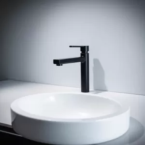 Nowoczesne baterie umywalkowe czarne