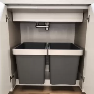 Wysuwane kosze na śmieci pod zlewozmywak