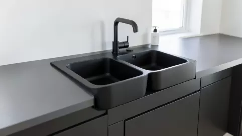 zlewozmywak dwukomorowy nakładany na szafkę 80x60 czarny